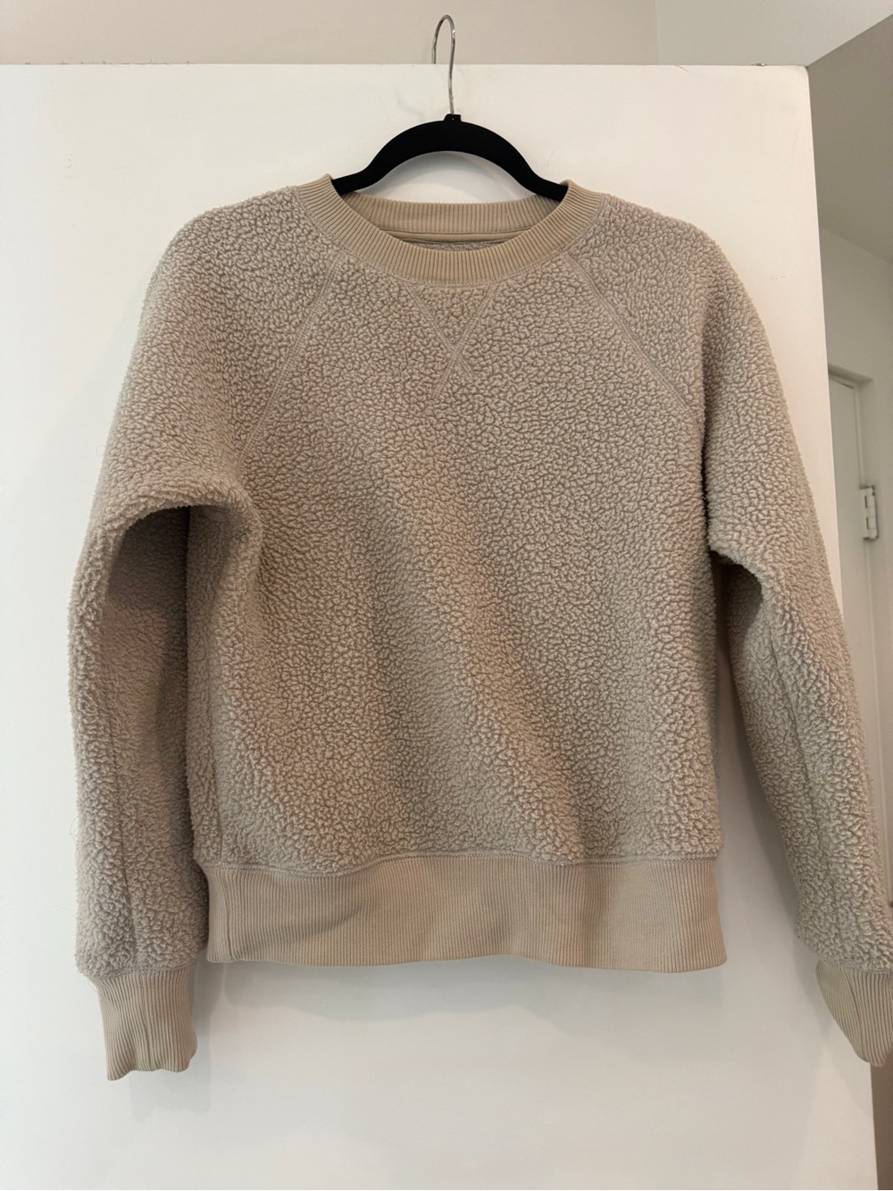 Cozy Women's Sherpa Crewneck Sweater - Light Taupe